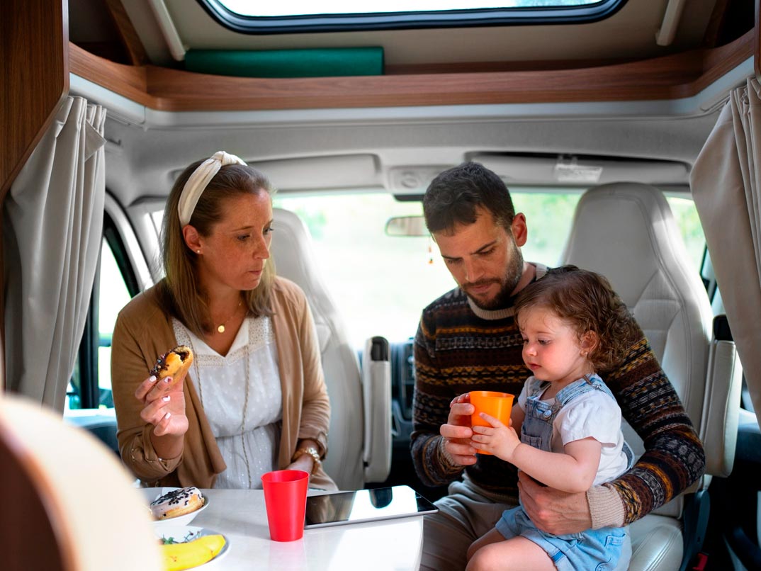 Viajar con bebé en camper, furgoneta o autocaravana